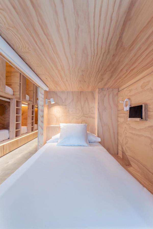 Colo Colo Hostel - Single Private Beds San Sebastián Exteriör bild
